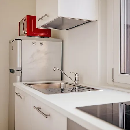 Modern And Strategic 1-br Flat A - Station Lägenhet Milano