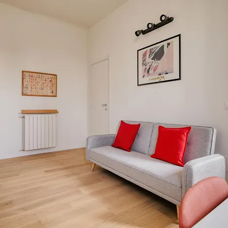 Апартаменты Just Urban - Modern And Strategic 1-br Flat A - Station