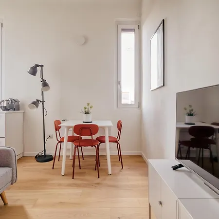 Just Urban - Modern And Strategic 1-br Flat A - Station